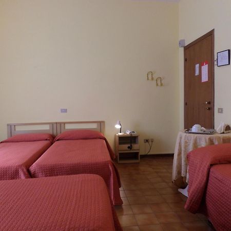 Hotel Delizia Genovese Монтекатини Терме Екстериор снимка