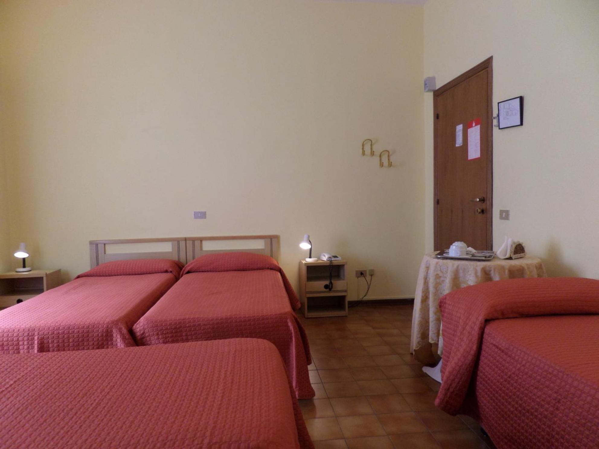 Hotel Delizia Genovese Монтекатини Терме Екстериор снимка