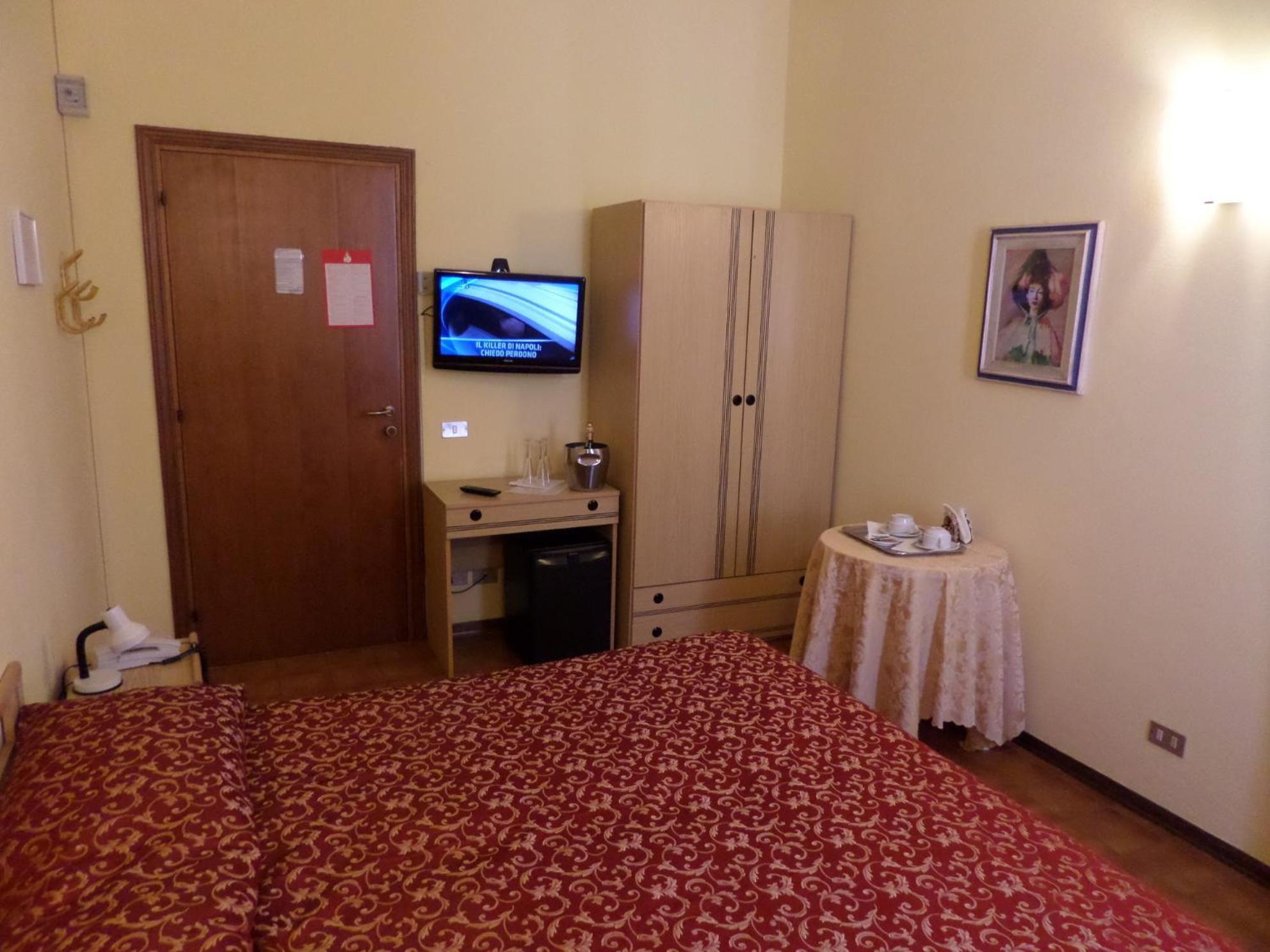 Hotel Delizia Genovese Монтекатини Терме Екстериор снимка