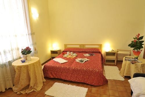 Hotel Delizia Genovese Монтекатини Терме Екстериор снимка